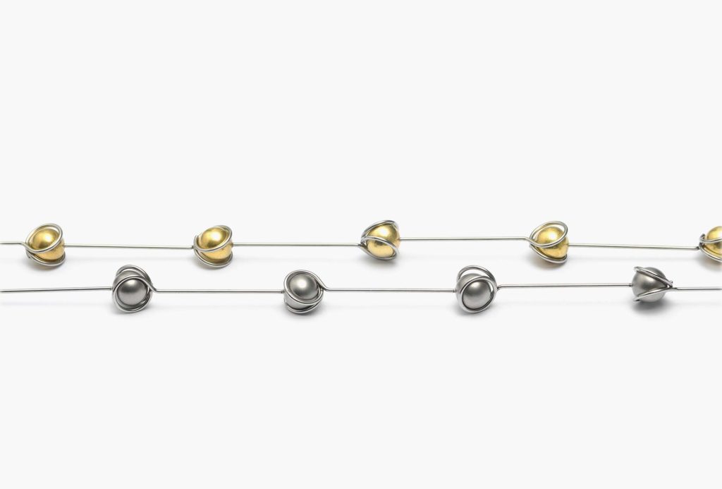 Necklaces <em>sk-k</em>. Gold 750, stainless steel