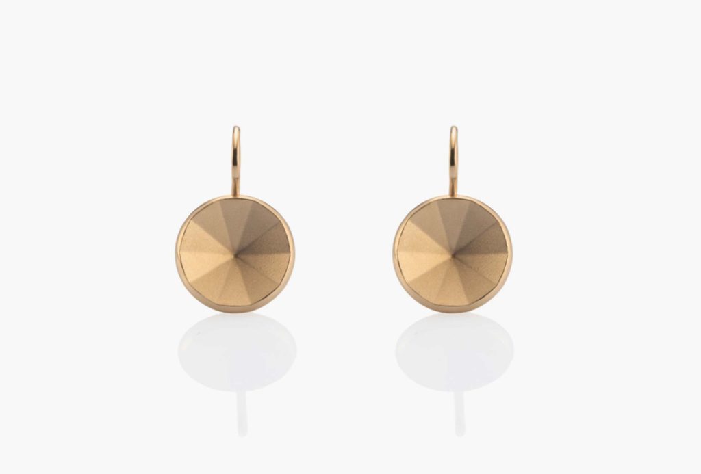 <em>étoile</em> earrings. Gold.