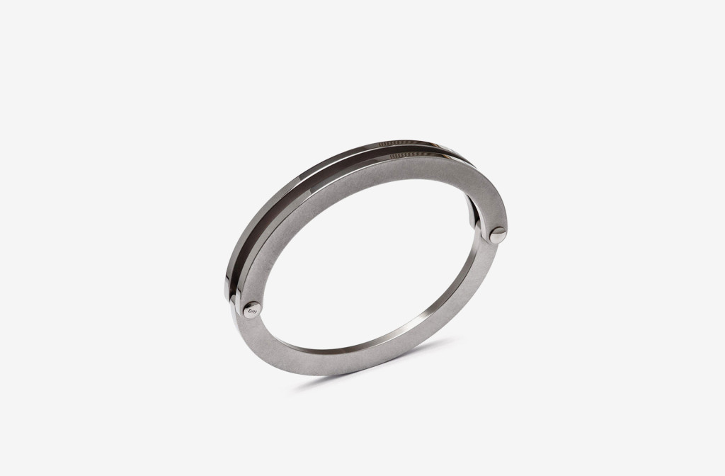Bangle <em>ar-oval 3</em>. Stainless steel, material thickness 3 mm