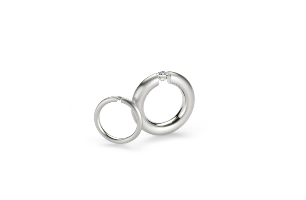 Ring <en>Tension ring® S</em>. 950 platinum with a diamond. MJC Winner 2013.