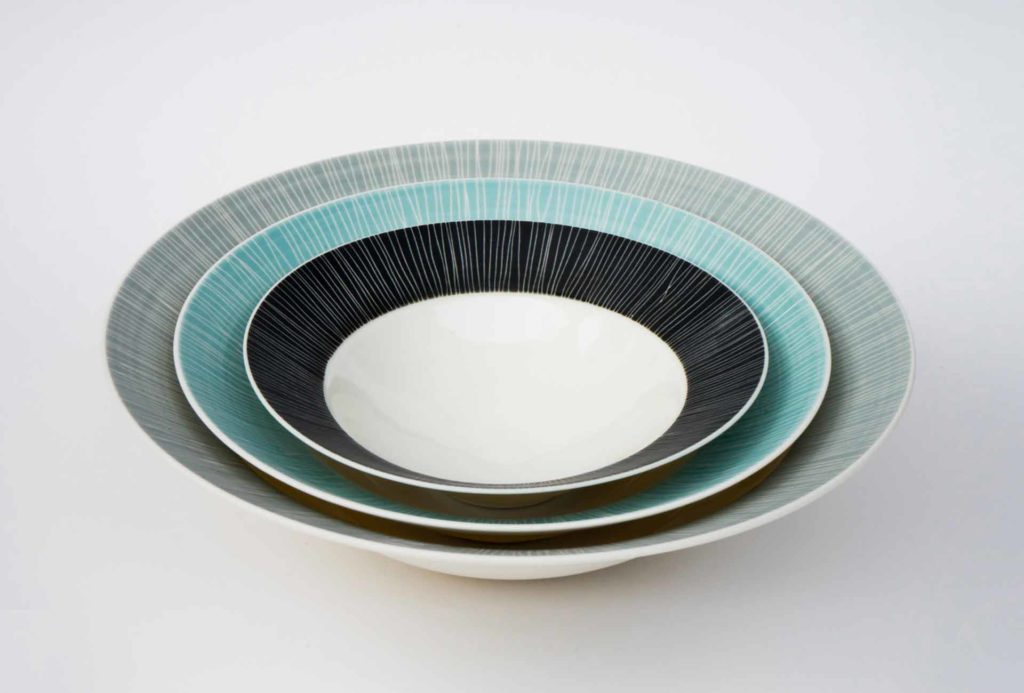 <em>Sgraffito</em> bowls. Porcelain, terra sigillata, D 15,23,28 cm.