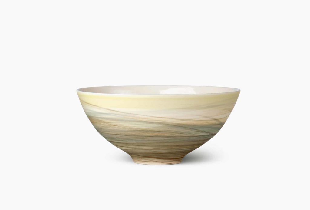 <em>Mara</em> tea bowl. Porcelain, terra sigillata, H 6,5 cm.