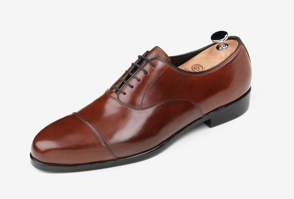 Classic oxford. Toe-cap made of Cordovan leather