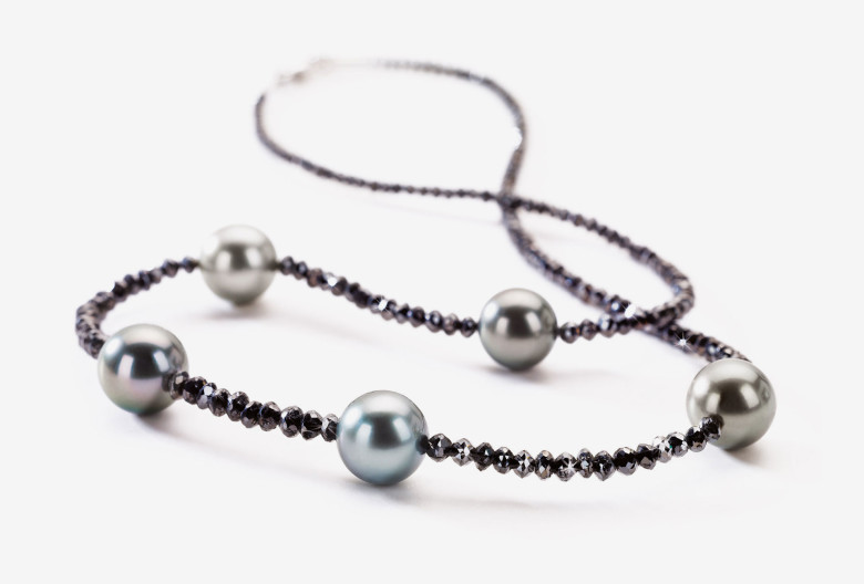 Necklace <em>Castaway</em>. Black diamonds, Tahitian cultured pearls.