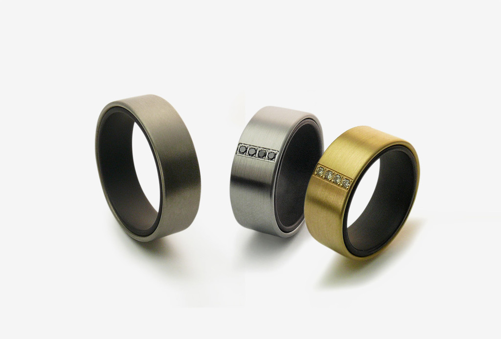 Rings <em>Duo</em>. Inside: stainless steel coated with ceramic, outside: variations of precious metals, brilliant-cut diamonds.