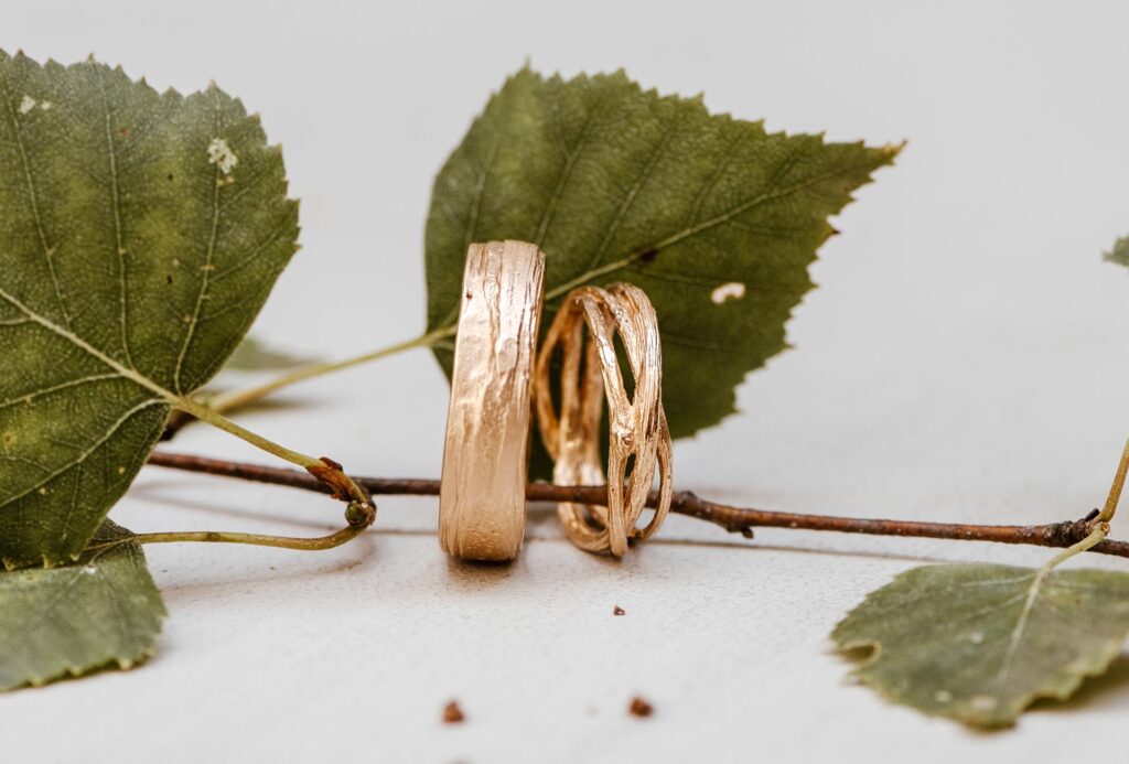 Rings <em>Birkenrinde</em> [Birch bark] and <em>Birkenzweige</em> [Birch twigs], rose gold 750.