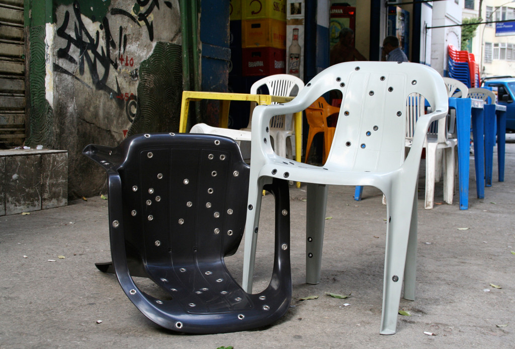 Design da Gema, <em>Stray Bullet Chair</em>, 2011. Polypropylene, stainless steel. Photo David Elia.