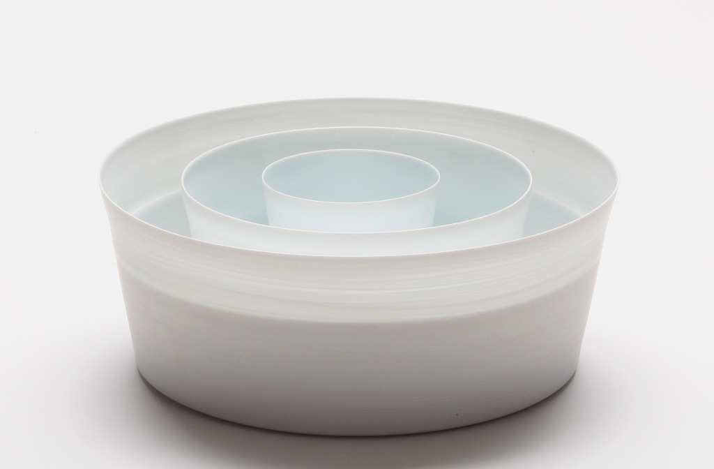 Bowls <em>Shadowed White Cylinder set</em>. White porcelain, 26.5 × 10.5 cm.