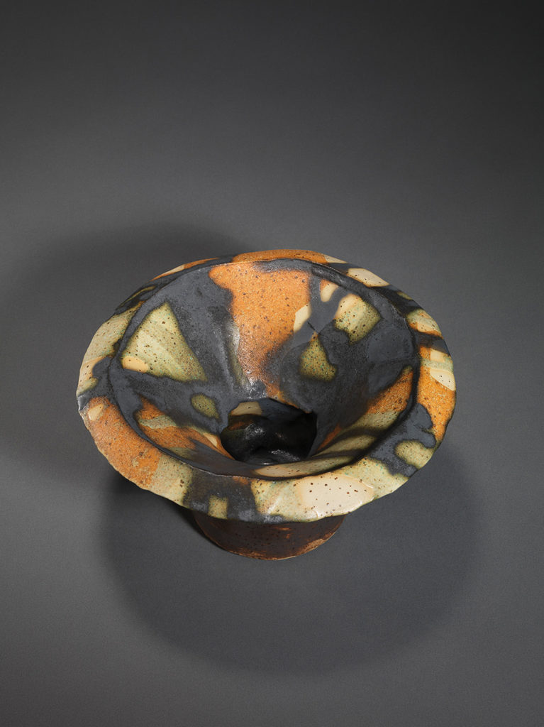 Round-bottomed bowl. Glaze: manganese ore, copper carbonate, ashes of hawthorn and grapevines, H 9.4, D 15.7 cm.