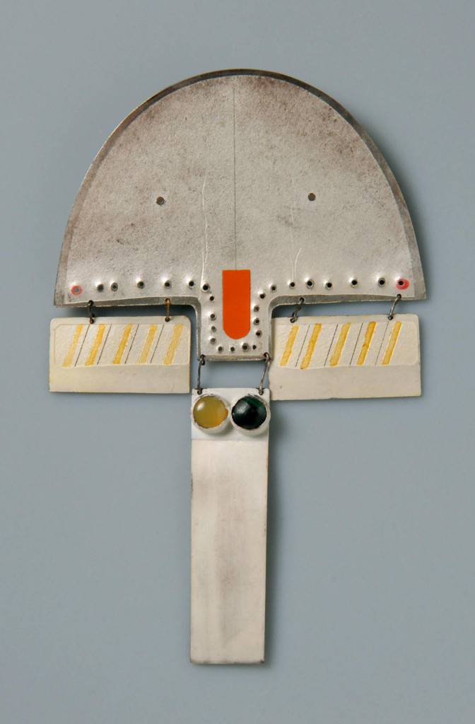 Brooch, 1969. Whitened silver, stones, laquer. Die Neue Sammlung. Donated by Peter Skubic. Photo A. Laurenzo.