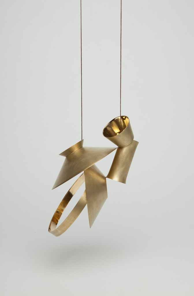 Jing Yang, Necklace <em>Ich bin keine Vase</em>. Necklace, brass, cotton cord, 15 × 10 × 76 cm.