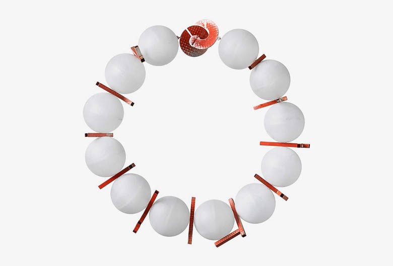 hanne bay luehrssen_necklace_roll on_red_white