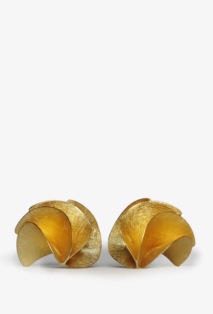 Earrings. 750 gold.