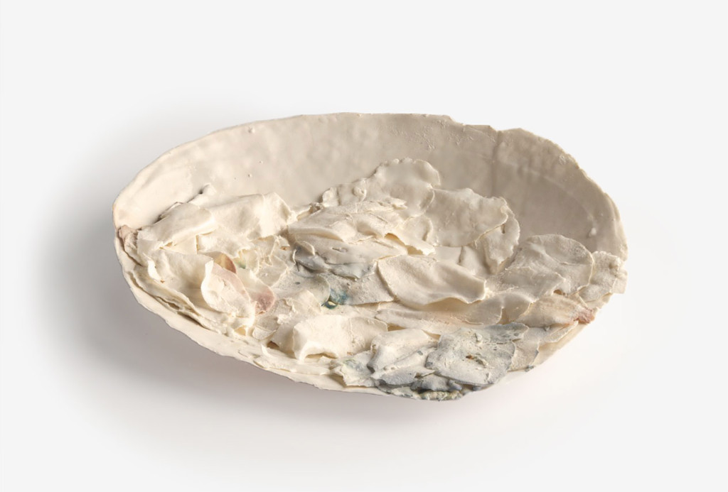 Bowl, 2015. Porcelain, ⦰ 38 cm, Photo F. Rosenstiel.