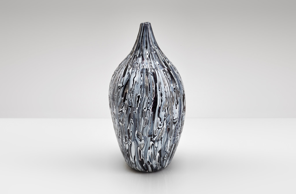 Vessel, 2002. Glass, 31 x 17 cm.