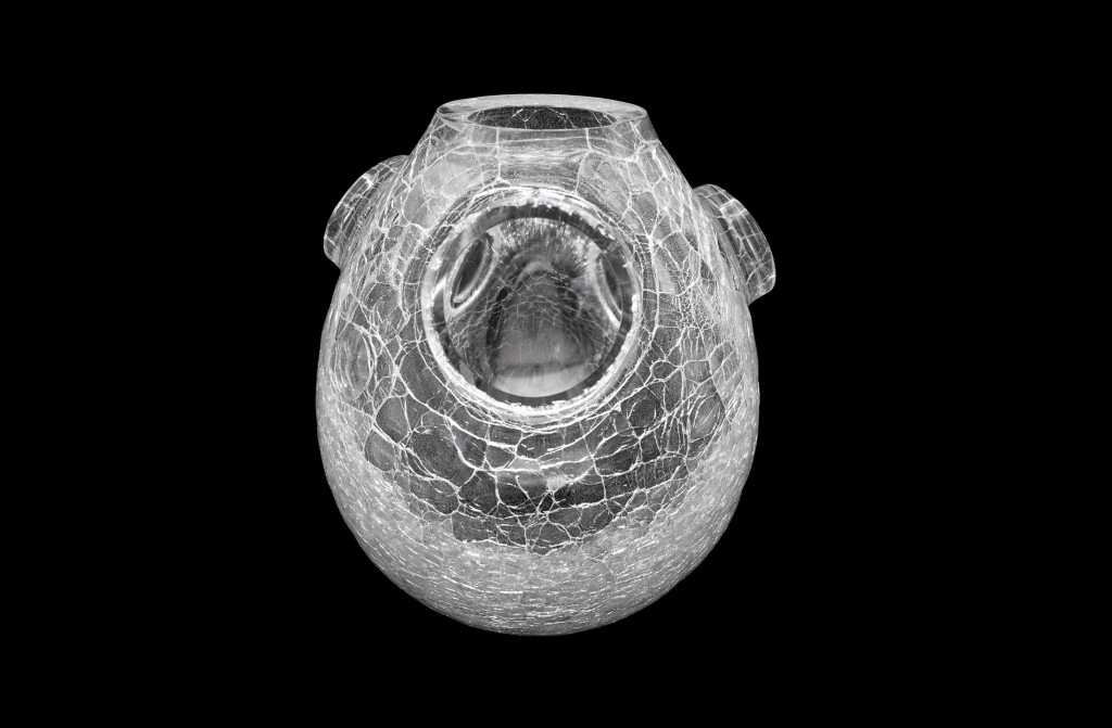 Object <em>Tre Occhi</em>, 2008. Glass, 35 x 30,5 cm, 14,7 kg. Courtesy Brutto Gusto Berlin