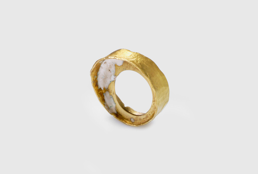 <em>f8</em> ring. Gold, enamel