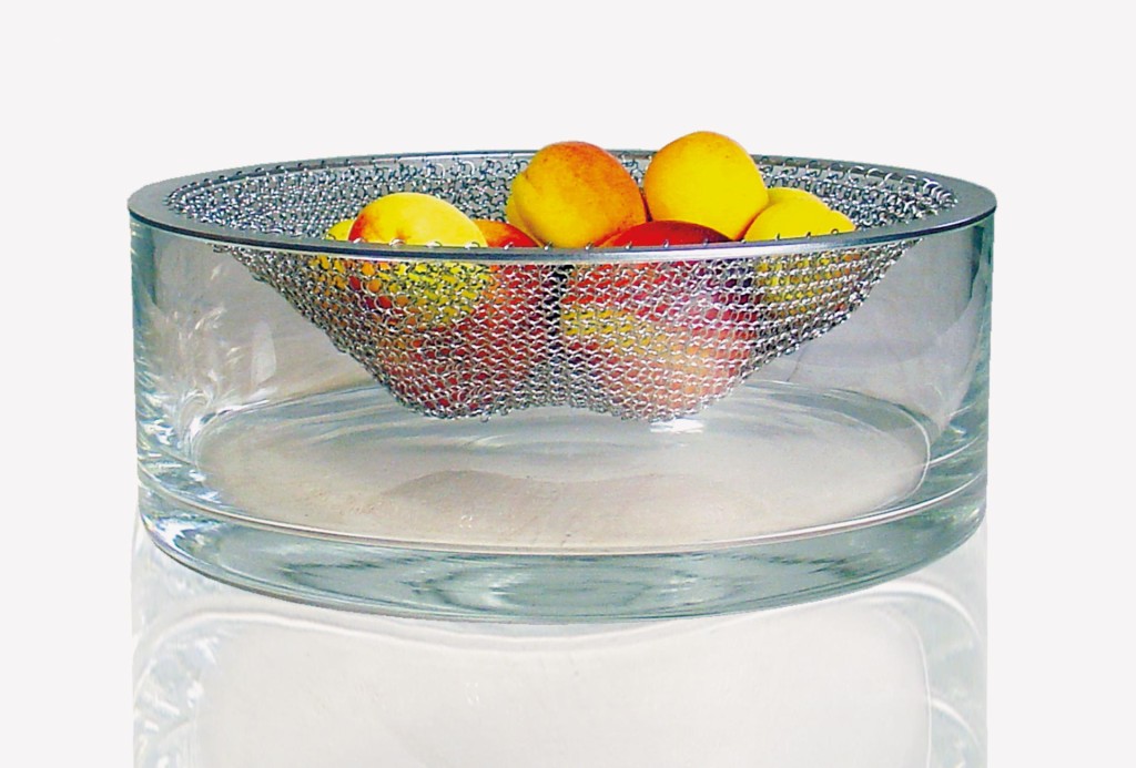 Pleasures of the Table, Soprana Design. Bowl, high–grade steel sieve, crystal glass, high–grade steel mesh. Nominated for the German Design Council 2016
