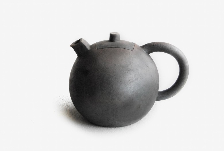 Tea pot by Wolfgang de Vries