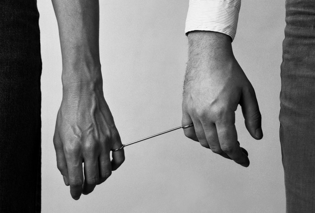Otto Kuenzli, Ring für zwei Personen, 1980. Stainless steel, 2,1 x 12,3 x 0,25 cm