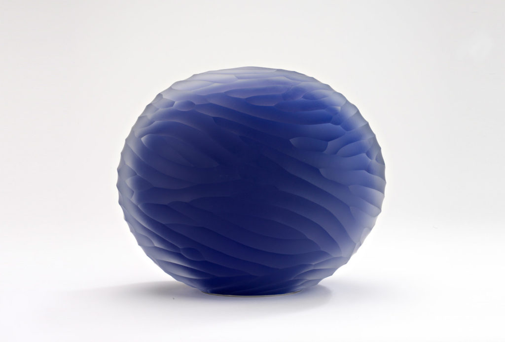 <em>Ocean indigo</em> urn, 2015. Glass, H 23 x 27 x 18 cm