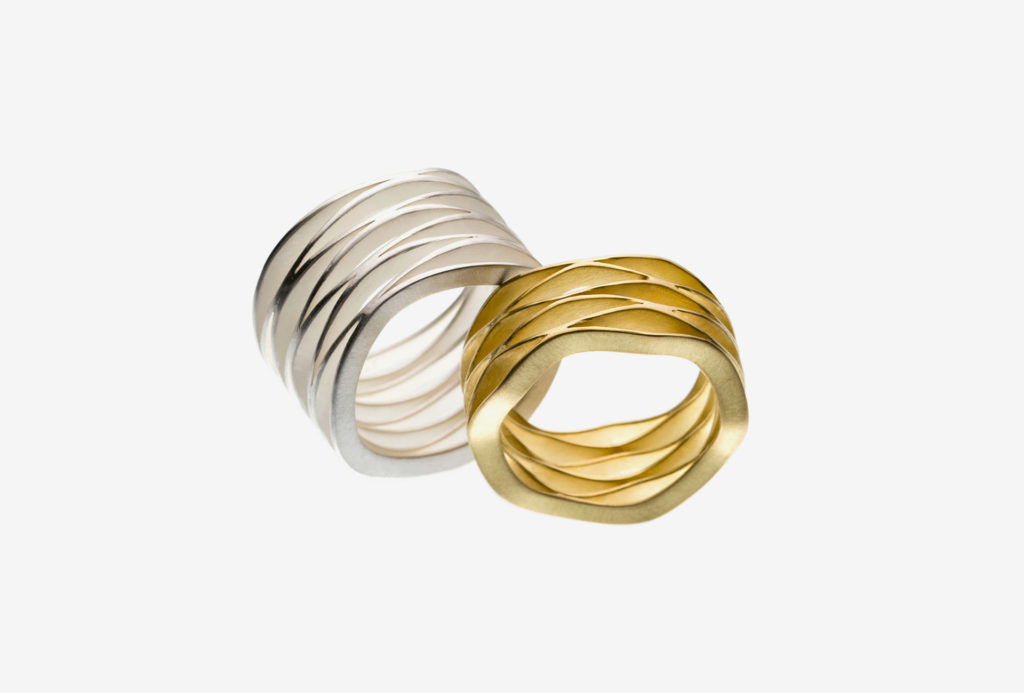 <em>WAVE</em> rings. Gold 750, silver 925