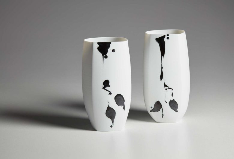 Karin Bablok, vases, 2018. Porcelain, ca. H 21 cm, D 9 cm each. Photo M. Wurzbach