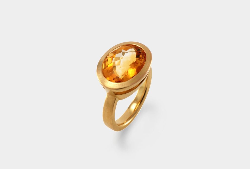 <em>Lucide</em> ring. Gold 750, citrine.