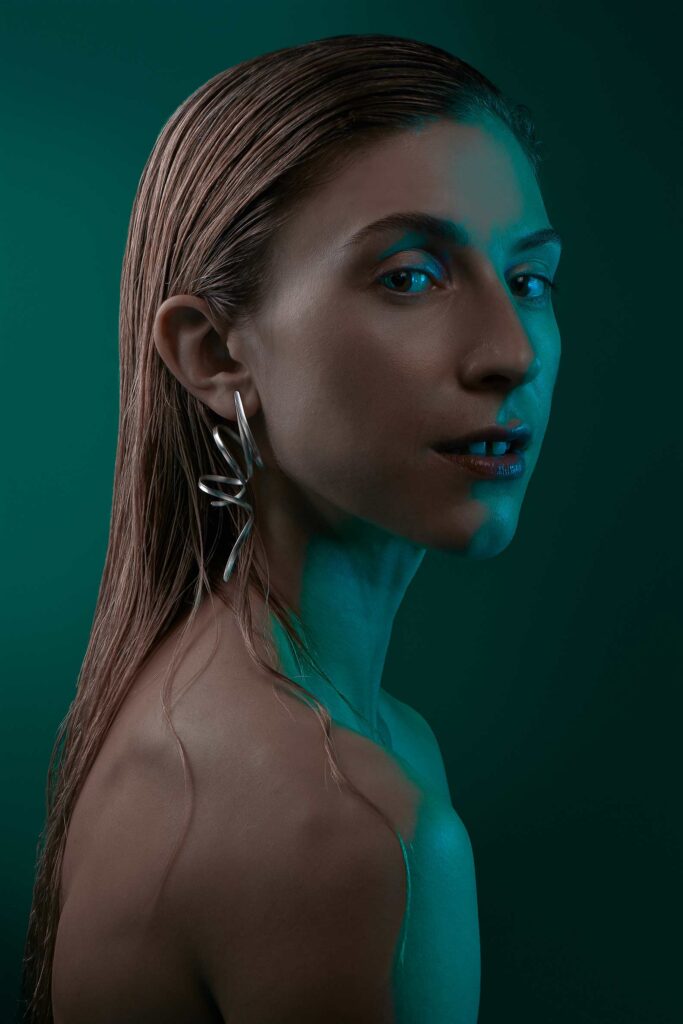 <em>TANG</em> earrings, silver 925.