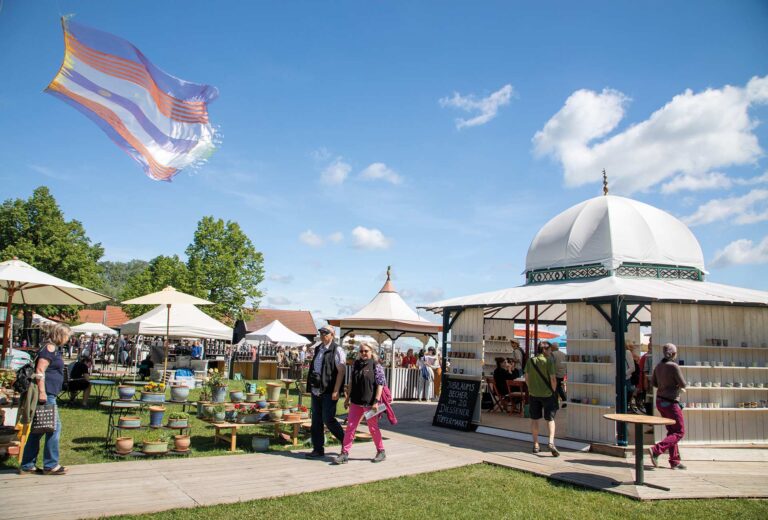 The Diessen pottery market in the lakeside park on Lake Ammersee in Upper Bavaria. © Noah Cohen.