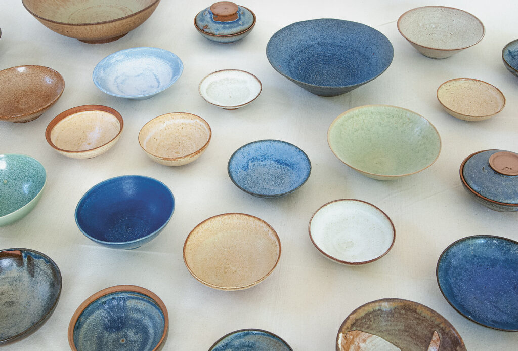 Bowls, 2012-2018. Stoneware clays, ochre and cream, feldspar glazes, ⌀ 10-21.5 cm.