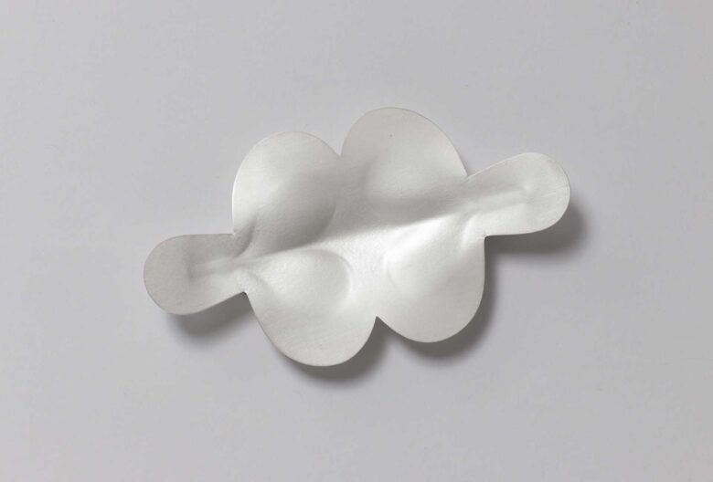 Sabine Steinhäusler, Brooch <em>Streching Movement</em>, 2024. Fine silver, steel. Photo Paul Müller.